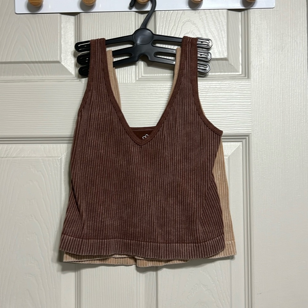 Two pack of V-neck ribbed cropped tanks size medium/large
